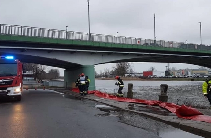 Silny wiatr i zagrożenie powodzią